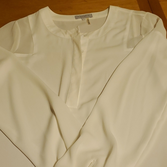 1. STATE White long selves blouses  size small - Picture 3 of 6